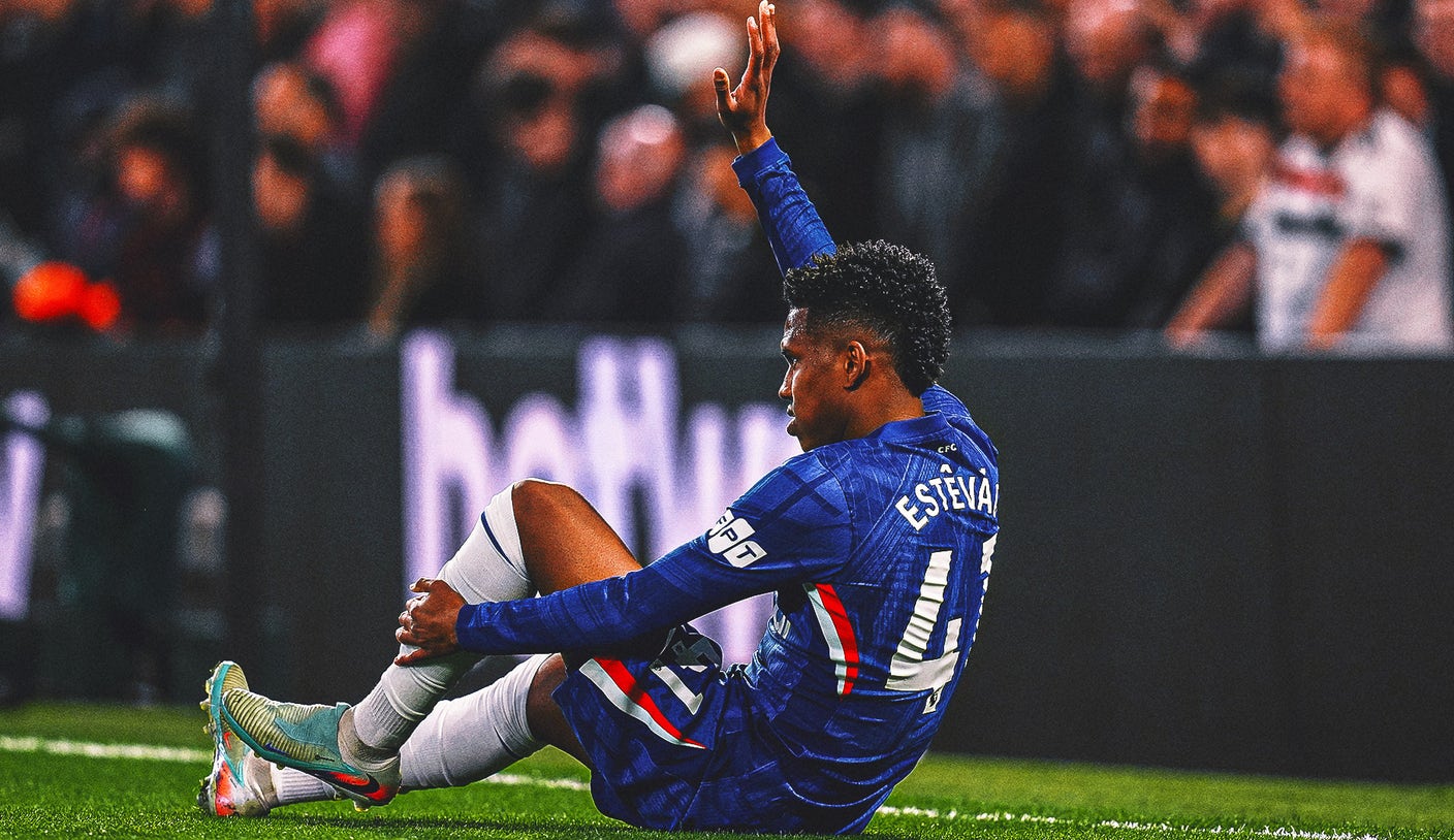 Estevao Willian 'Crying' At Halftime During Loss to Manchester United