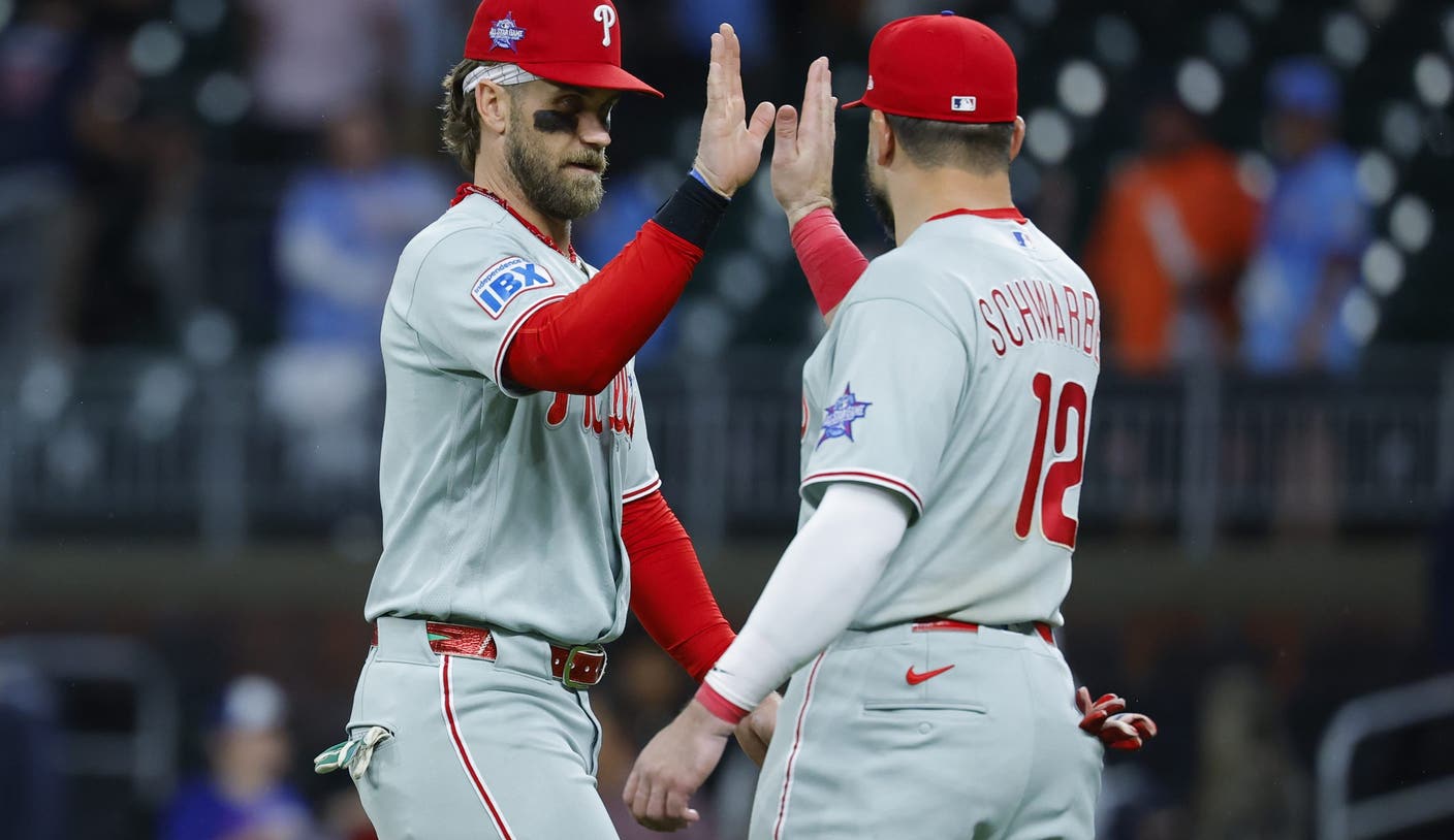 Bryce Harper, Phillies Snap 10-Game Skid With Extra-Inning Win Over Braves