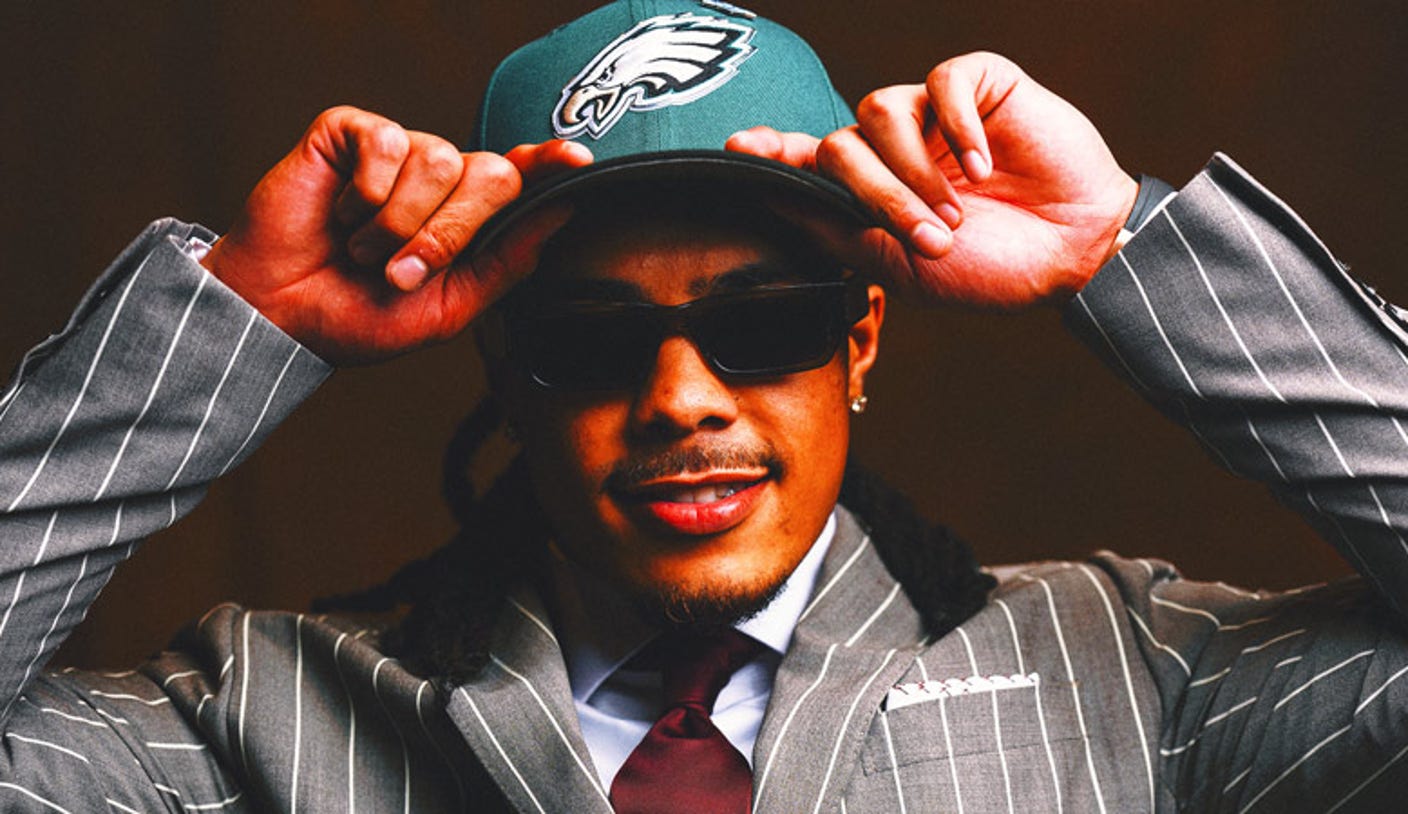 NFL Draft Video Shows Eagles Taking Makai Lemon As He Was Talking to Steelers