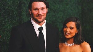 BUFFALO BILLS Trending Image: Hailee Steinfeld Announces That She and Bills QB Josh Allen Have Welcomed a Baby