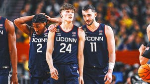 COLLEGE BASKETBALL Trending Image: NCAA Tourney Star Braylon Mullins Opts To Stay at UConn, Chase National Title