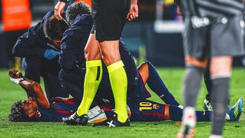 Lamine Yamal, del Barcelona, tuvo que abandonar el campo por una lesión momentos después de marcar