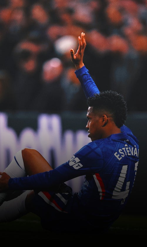 Estevao Willian 'Crying' At Halftime During Loss to Manchester United