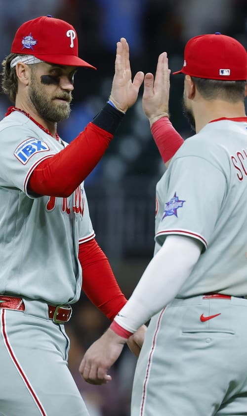 Bryce Harper, Phillies Snap 10-Game Skid With Extra-Inning Win Over Braves