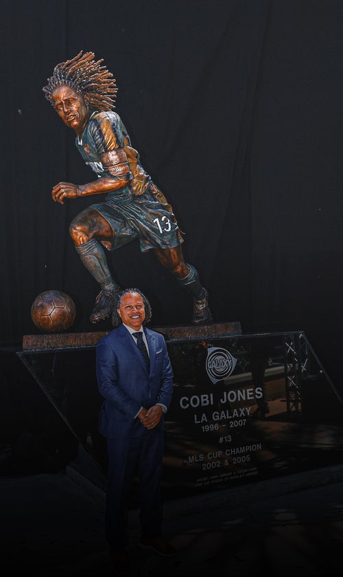 USA Icon Cobi Jones Immortalized With Statue, Reus Leads Galaxy To Victory