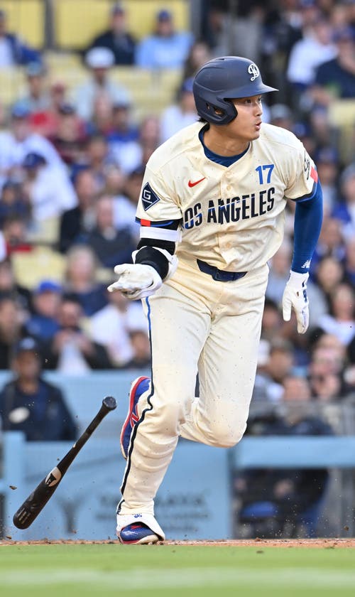 Shohei Ohtani's Leadoff Homer, Teoscar's 3-Run Shot Propels Dodgers Over Rangers