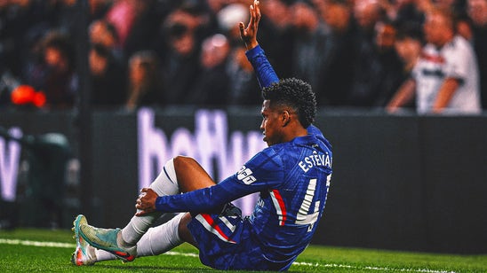 Estevao Willian 'Crying' At Halftime During Loss to Manchester United