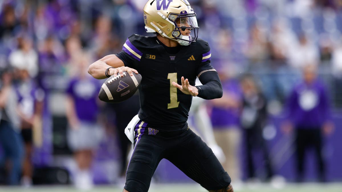Demond Williams Jr. returned to Washington after some transfer portal drama. (Photo by Henry Rodenburg/Icon Sportswire via Getty Images)