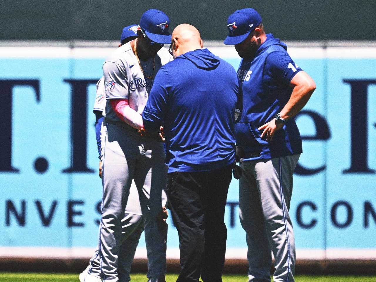 Blue Jays' OF Jesús Sánchez Suffers Right Wrist Bruise From Fan-Thrown Ball | Fox Sports