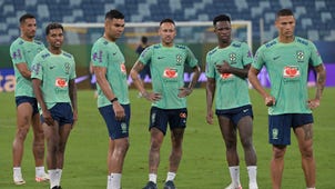 MANCHESTER UNITED Trending Image: Casemiro Says Injured Neymar Can Still Be Brazil's 'Protagonist' At World Cup