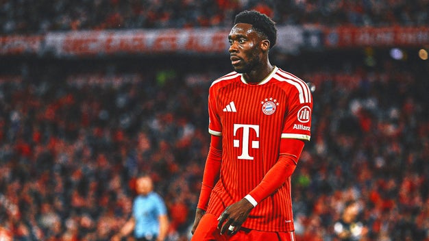 Canada Star Alphonso Davies Injures Hamstring With a Month To Go Before World Cup