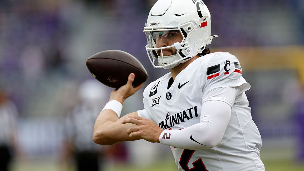 There are times when Sorsby considerably drops his arm slot, which could become an issue in the NFL. (Photo by Ron Jenkins/Getty Images)