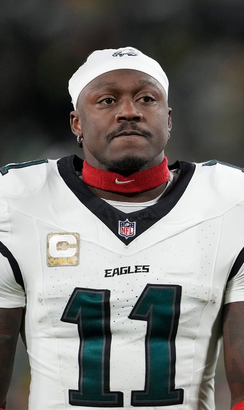 A.J. Brown Earns High Praise From Patriots: ‘Closest Thing I’ve Seen Is Gronk’