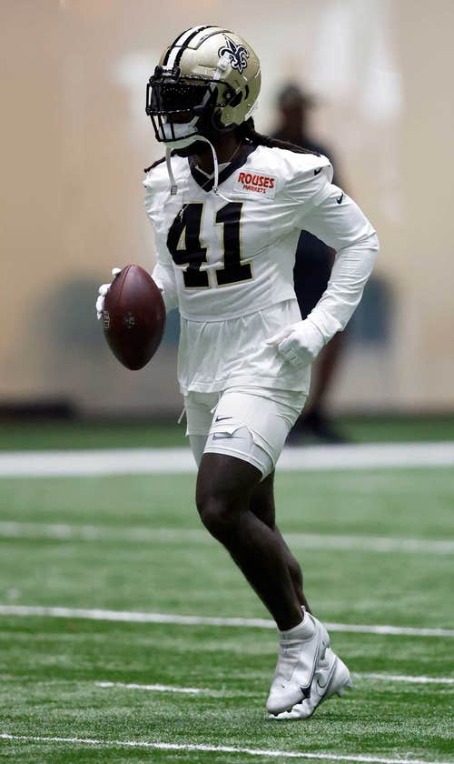 Alvin Kamara Attends Saints OTAs Amid Backfield Restructuring and Trade Interest
