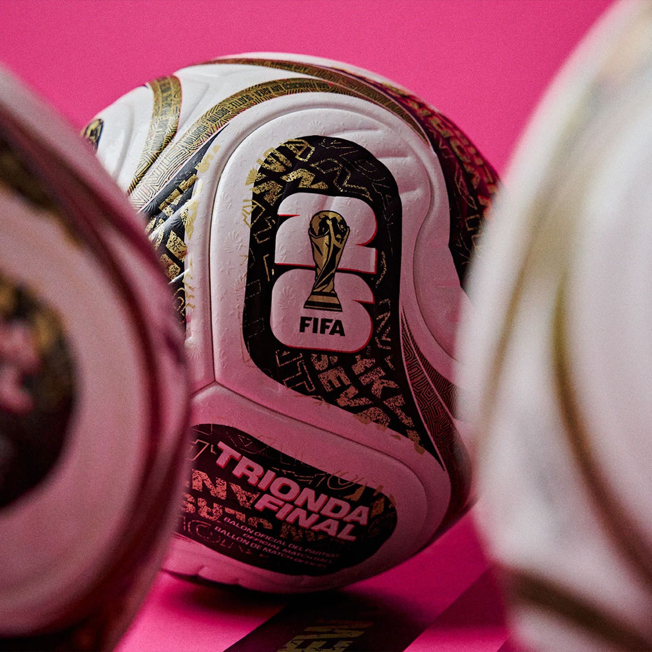 كرة "أديداس تريوندا" (Adidas Trionda) الرسمية لبطولة كأس العالم 2026