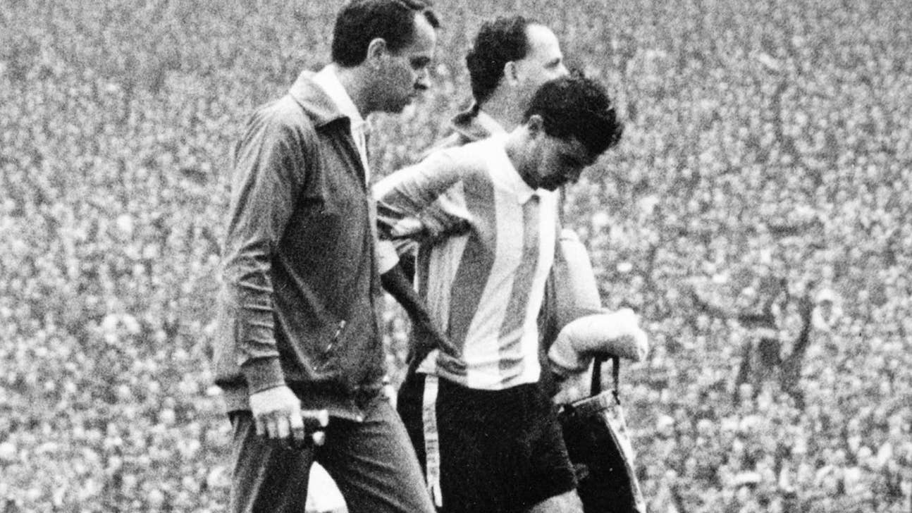 Argentina's Antonio Rattín Dies; 1966 World Cup Dismissal Led To Red & Yellow Cards