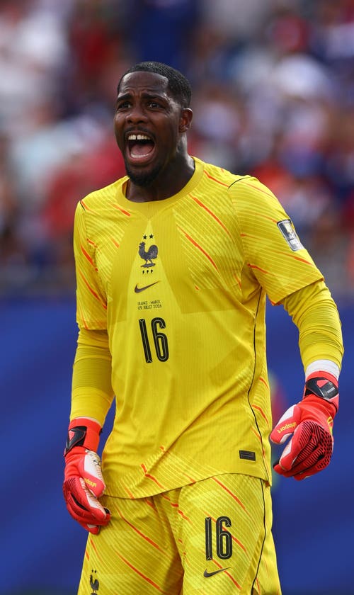 2026 World Cup Golden Glove: Mike Maignan Takes Over As Favorite