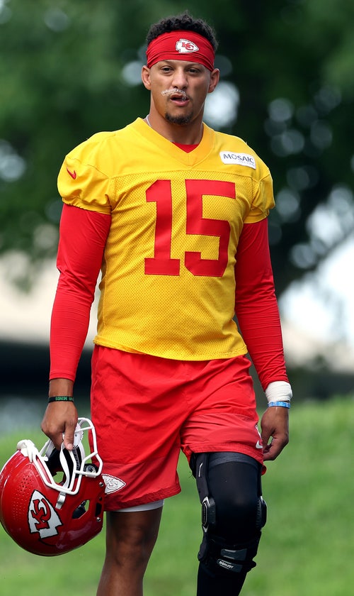 2026 NFL Comeback Player of Year Odds: Patrick Mahomes Early Favorite