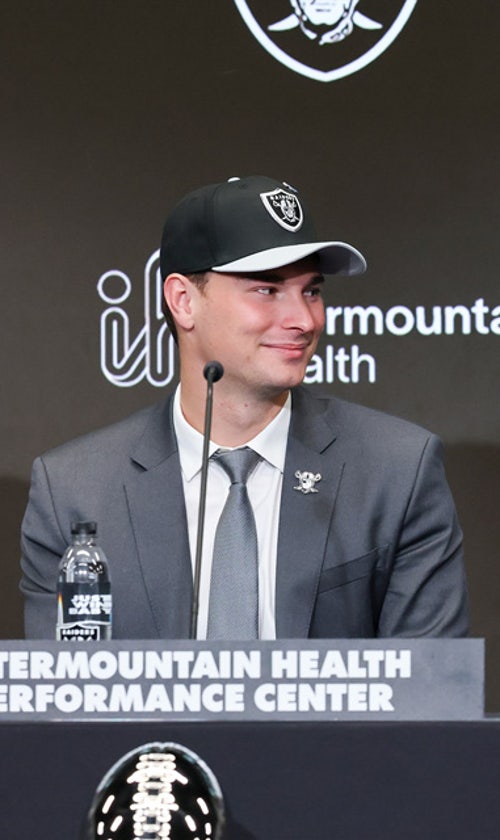 Raiders QB Fernando Mendoza Reveals Key Traits Between Klint Kubiak, Curt Cignetti