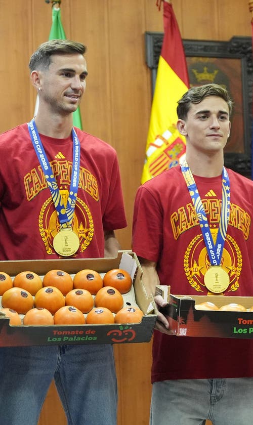 Spain's Fabian Ruiz, Gavi Get Their Weight In Tomatoes After World Cup Win