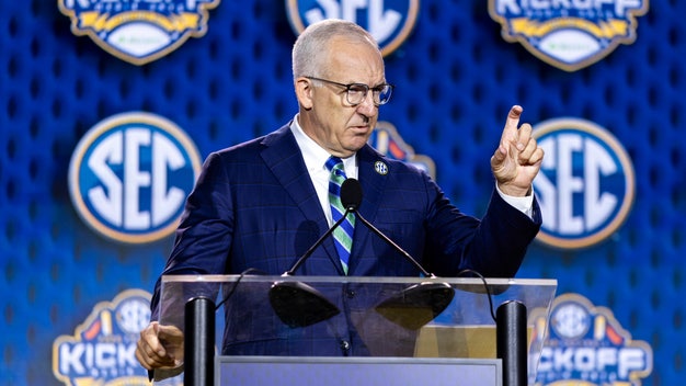 College Football Offseason Buzz: SEC Having 'Real' Talks About Leaving NCAA