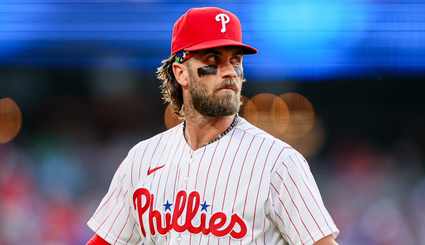 Bryce Harper Reportedly Moving Back To Outfield After Phillies Acquire Luis Arraez