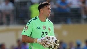 FIFA WORLD CUP MEN Trending Image: Chelsea Reportedly Mulling Move For Argentina Star Emi Martinez