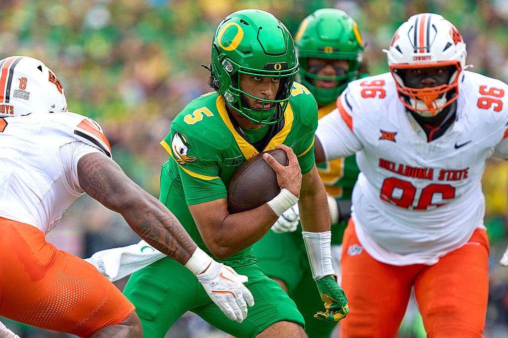 Dante Moore and Oregon beat Oklahoma State 69-3 in 2025. (Photo by Robin Alam/ISI Photos/ISI Photos via Getty Images)