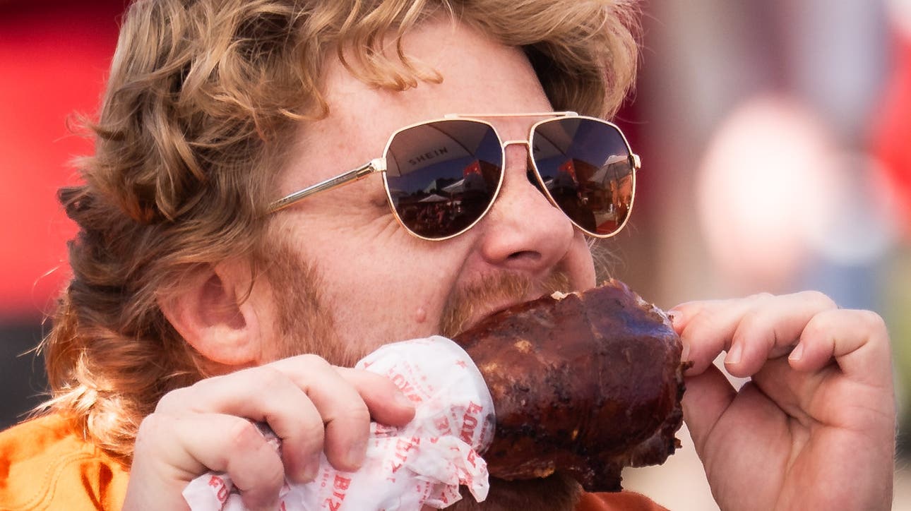 Beer Swords, Tachos, and Brisket Dogs: Look At The New CFB Stadium Foods For 2026