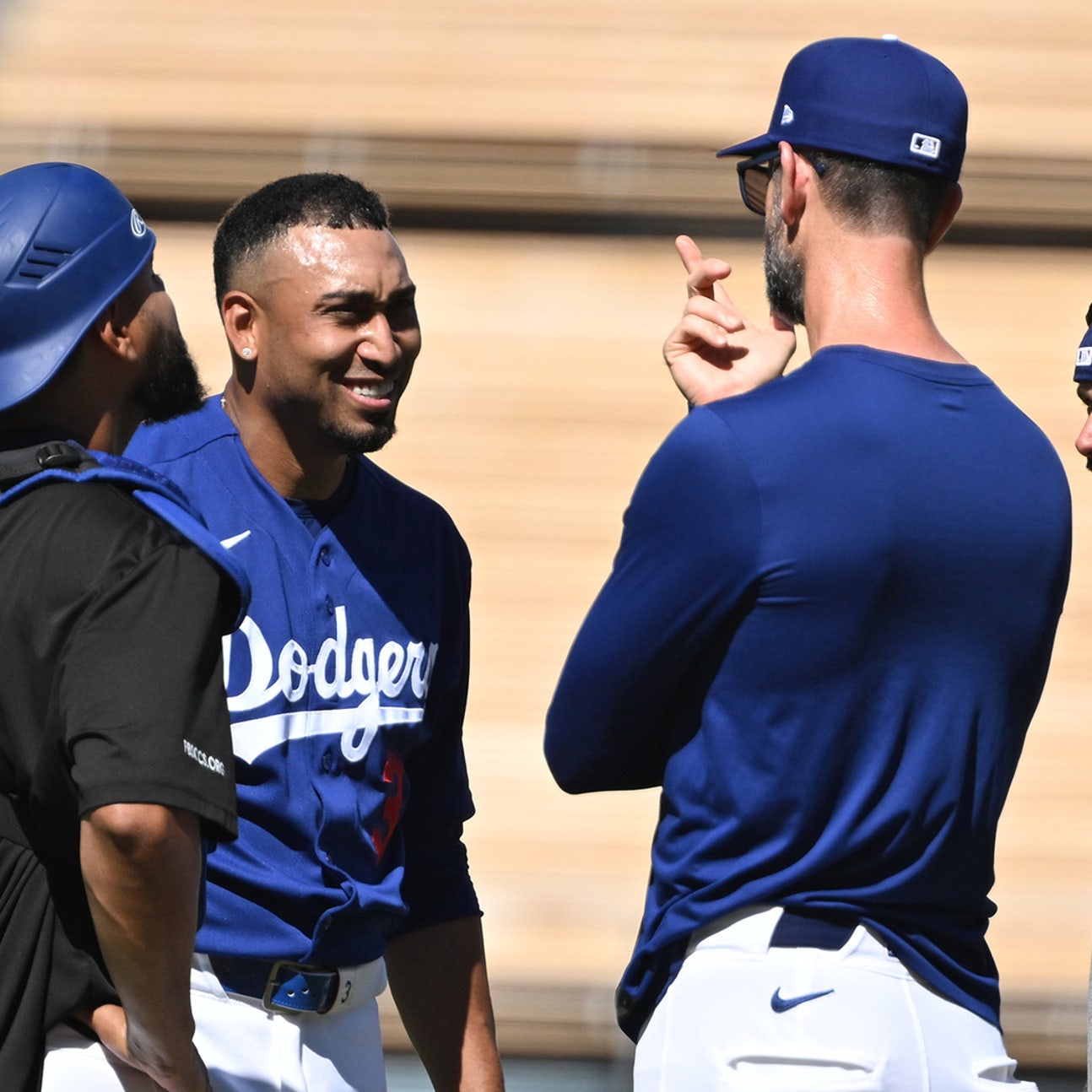Dodgers Closer Edwin Diaz Returns After Missing Month With Neck