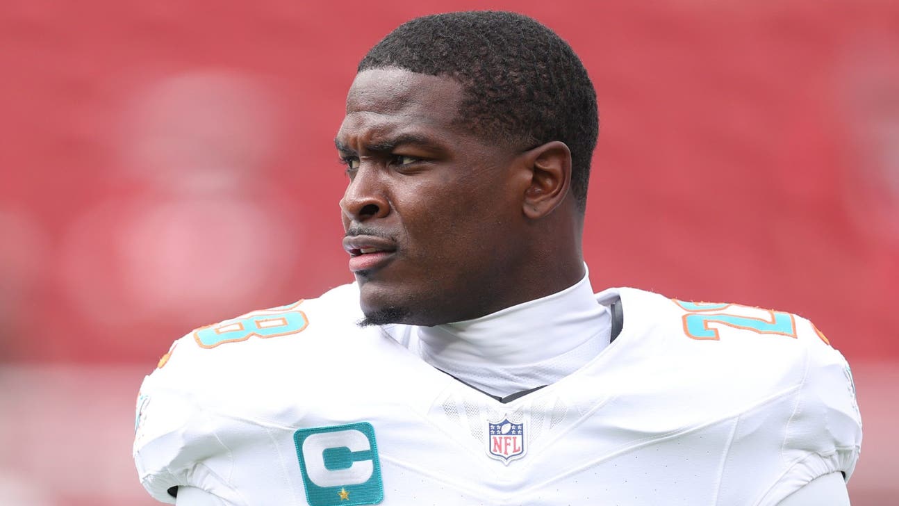 Dolphins Fear Major Knee Injury For RB De'Von Achane: 'It Does Not Sound Optimistic'