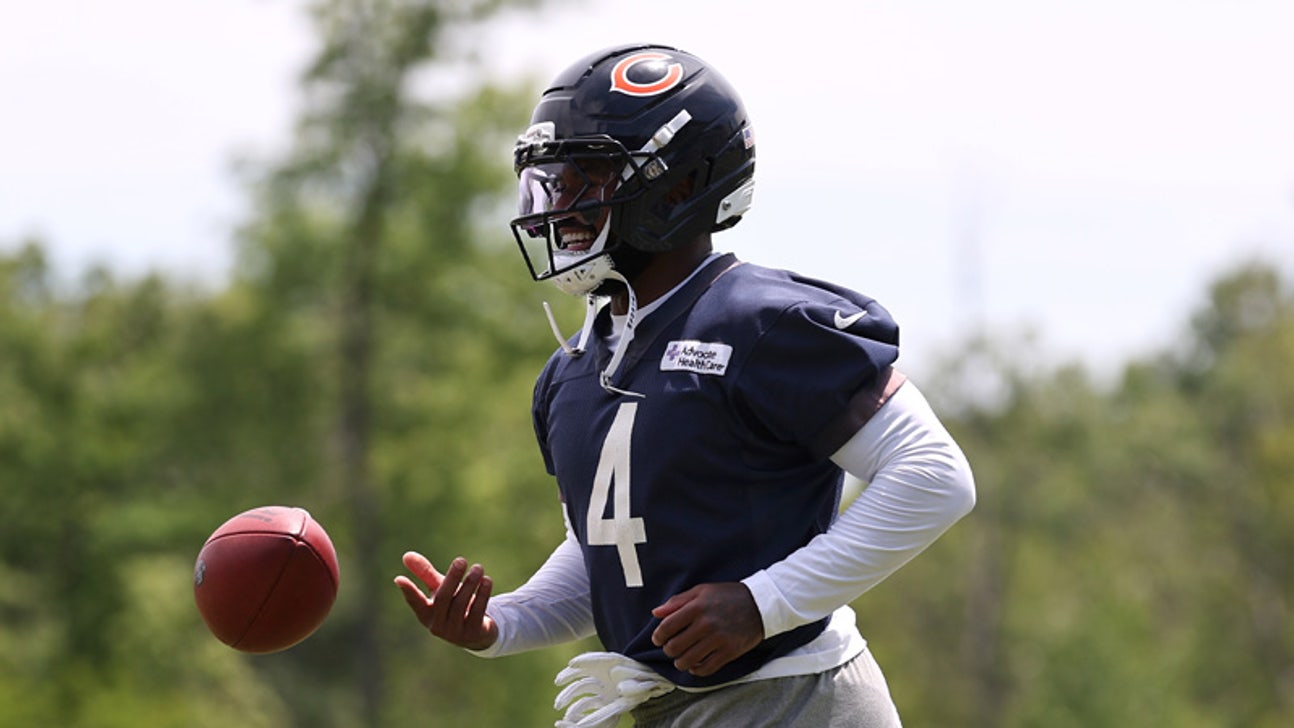 Bears Reportedly Extend Starting RB D'Andre Swift On 3-Year Deal