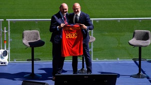 FIFA WORLD CUP MEN Trending Image: Spain Extends World Cup-Winning Coach Luis de la Fuente Through 2032