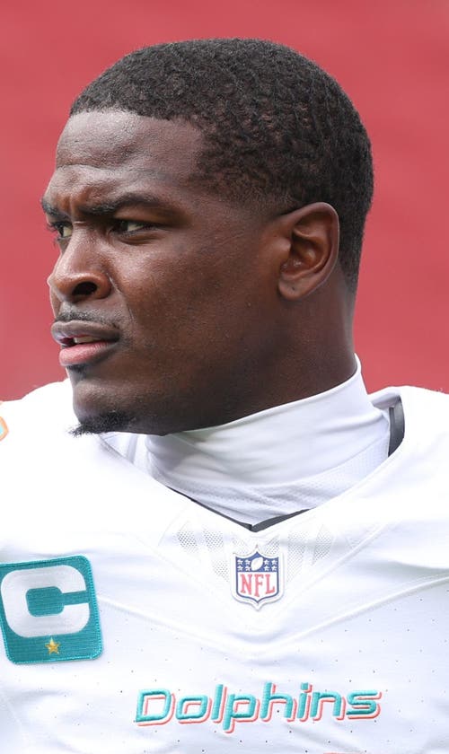 Miami Dolphins Place De'Von Achane On Injured Reserve With Knee Injury