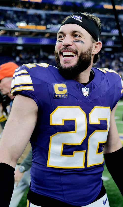 'The Hitman' Returns: Harrison Smith Agrees To Return For 15th Season In Minnesota