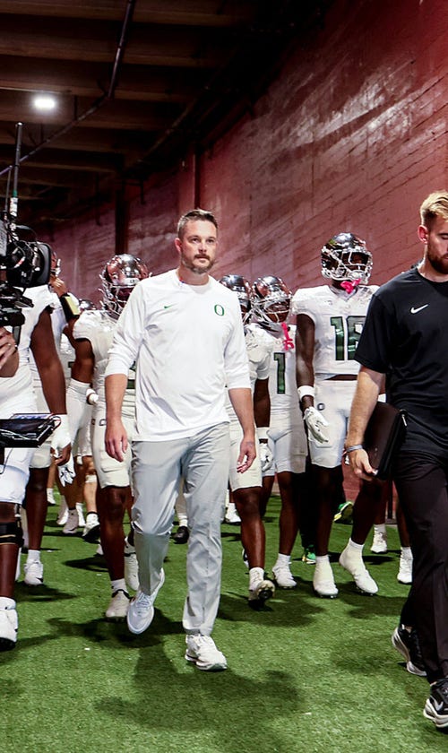 Behind the Scenes: Dan Lanning’s Speech, Oregon’s Response And A Viral USC Radio Call