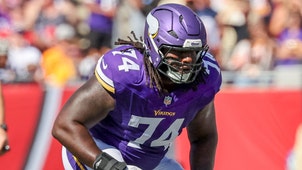 MINNESOTA VIKINGS Trending Image: Vikings Likely Lose Left Guard Donovan Jackson For The Regular Season